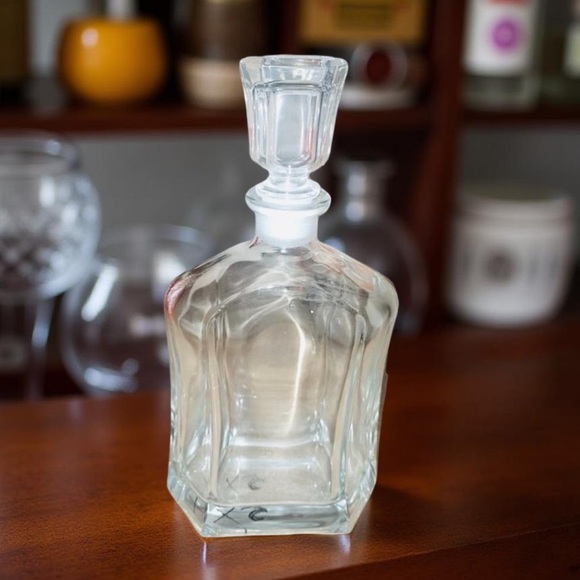 Decanter crystal heavy with stopper Perfect for wine whiskey favorite libations - Picture 4 of 13